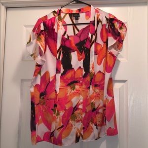 Bright summer/ spring time short sleeve blouse.